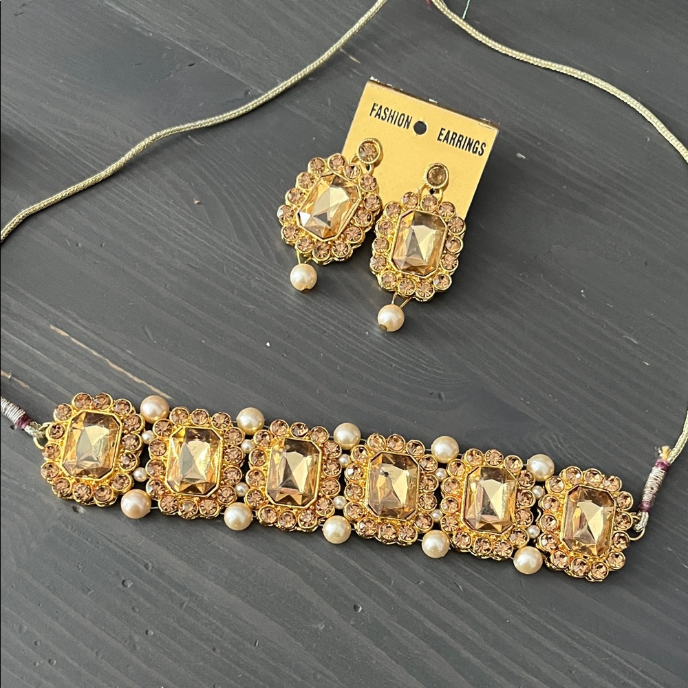 Gold and Pearl chocker Jewelry Set